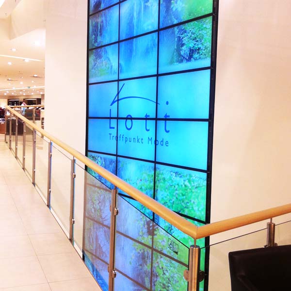 Digital-Signage-Displays für Information und Orientierung