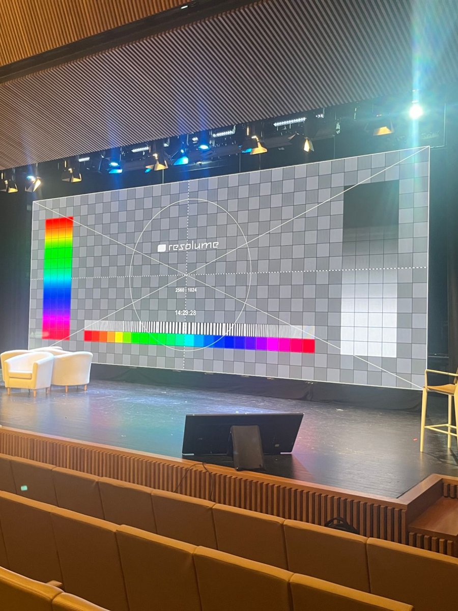Großformatige Bildfläche mit LED-Technik