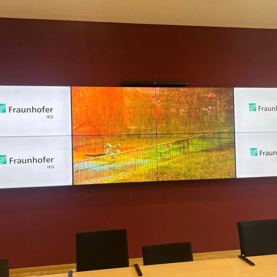 Integrierte Display- und Steuerungstechnik für einen Kontrollraum