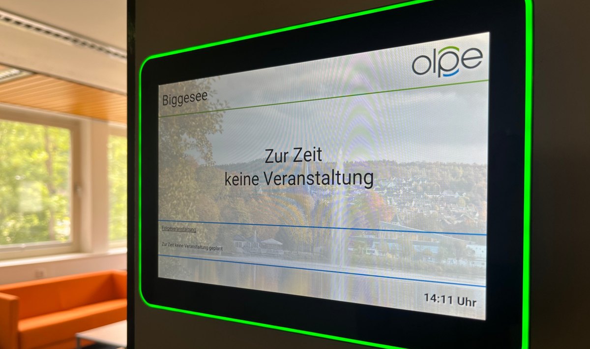 Digitales Türschild mit Rauminformationen